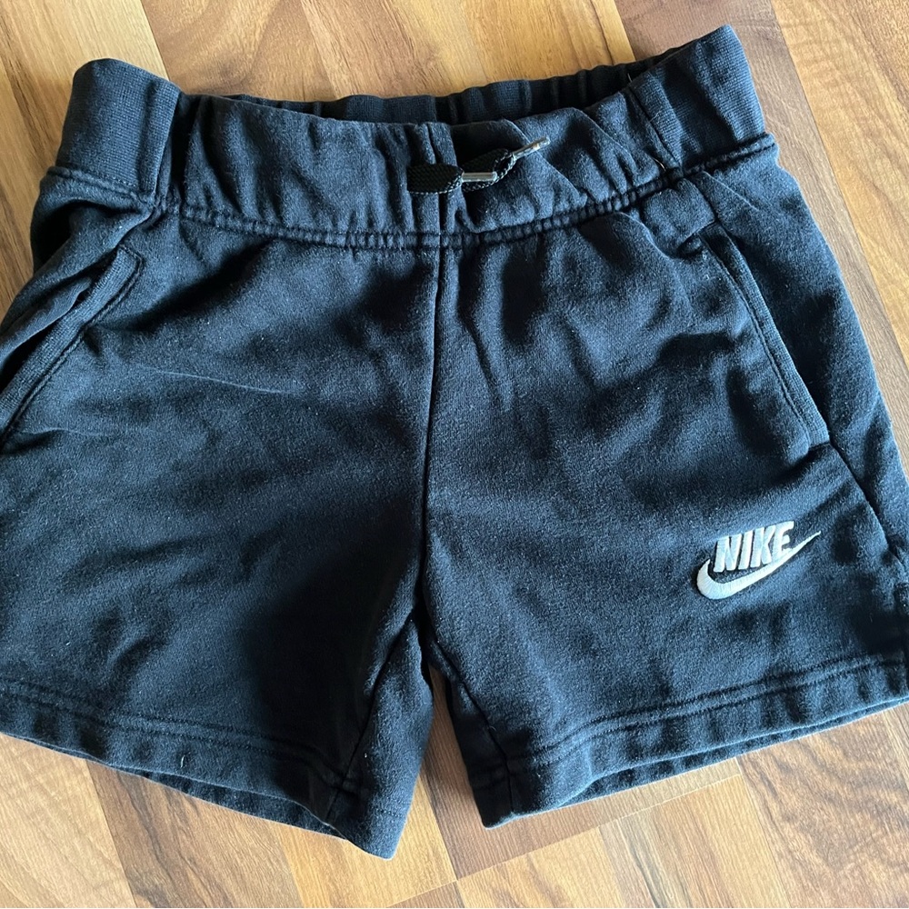 Nike Black Athletic Shorts Relaxed Fit